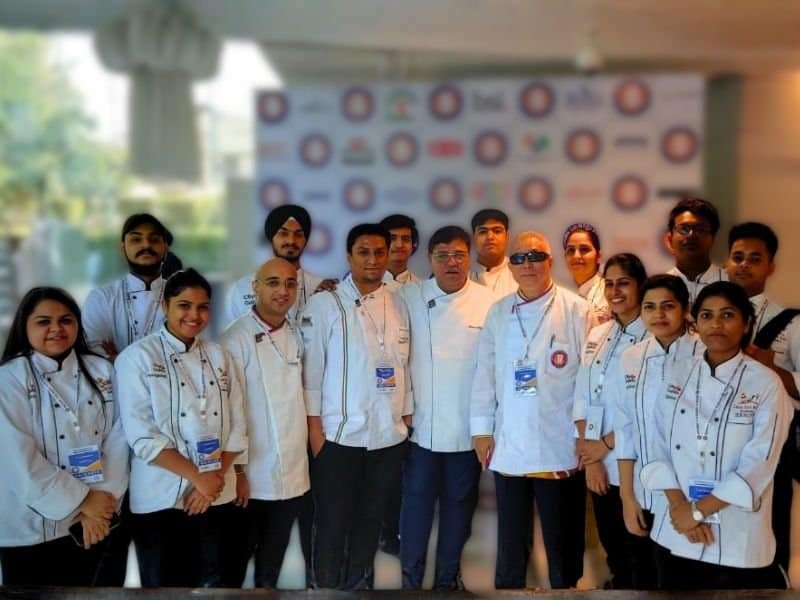 COOK AND BAKE ACADEMY