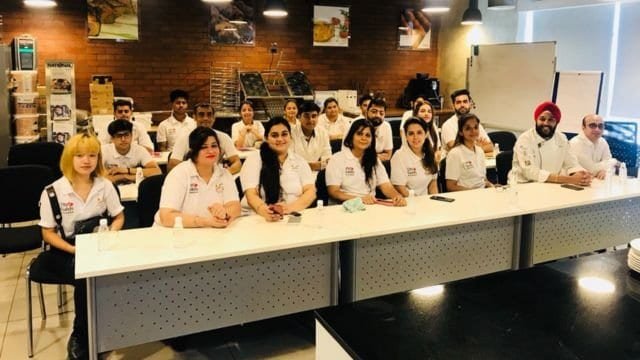 COOK AND BAKE ACADEMY